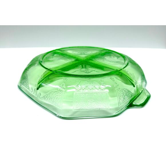 Uranium Glass Divided Serving Dish, VTG 30s UV Glow Princess Pattern 8.5 x 7.5 - Picture 4 of 6